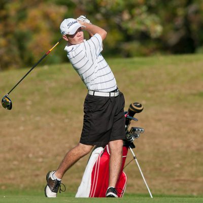 Jorde Ranum swings a golf club